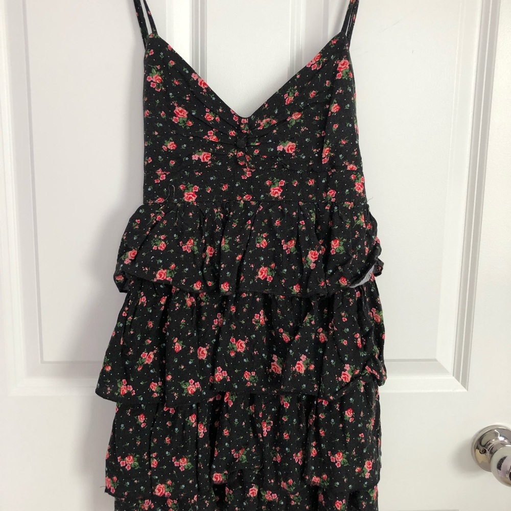 Layered Floral dress size (m) fits like an XS